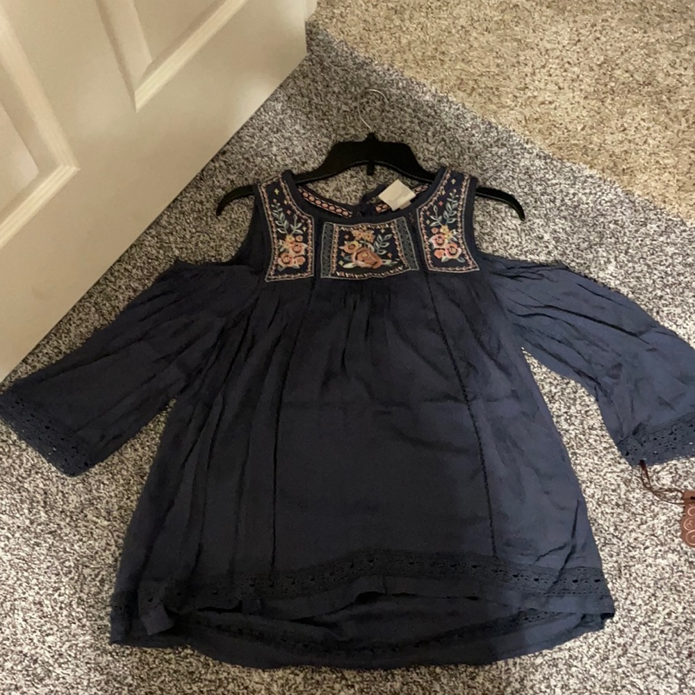 Knox rose open shoulder shirt